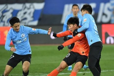 乐鱼体育官网怎么样,俱乐部为球员准备特别训练服纪念这场胜局